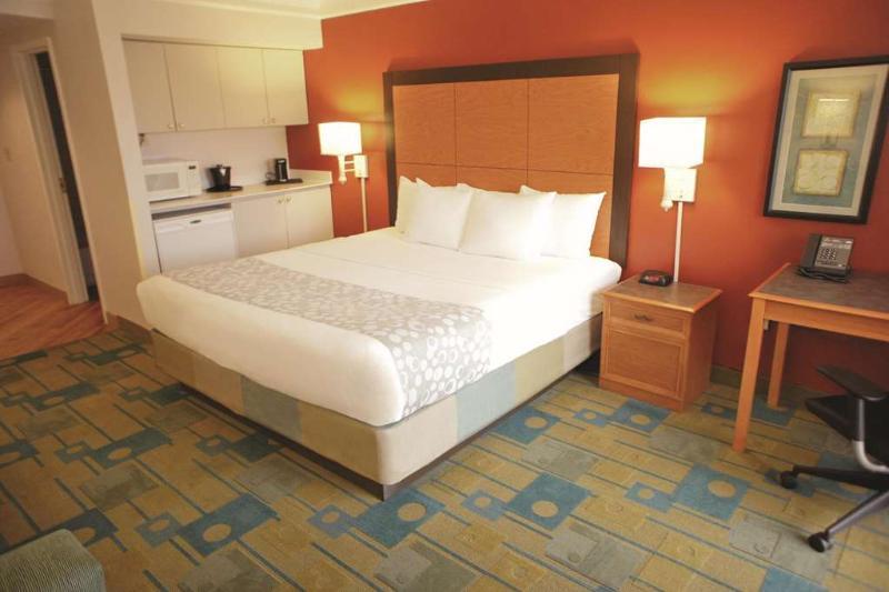 La Quinta Inn & Suites By Wyndham Kingsport Tricities Airport Buitenkant foto