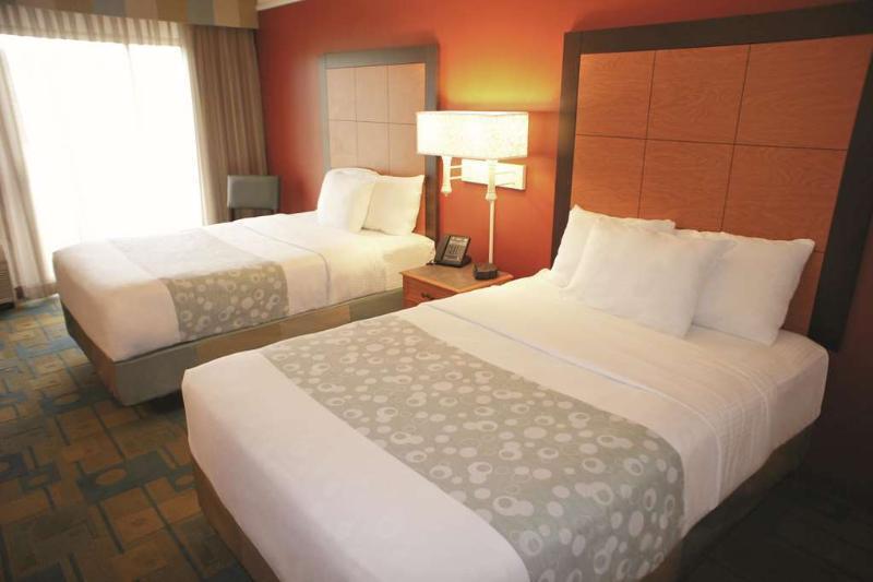 La Quinta Inn & Suites By Wyndham Kingsport Tricities Airport Buitenkant foto