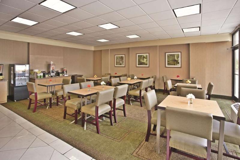 La Quinta Inn & Suites By Wyndham Kingsport Tricities Airport Buitenkant foto